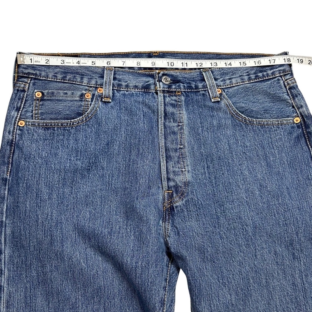 Levi Strauss 501 Mens 36x30 Button Fly Jeans Blue Denim Straight Leg - Picture 5 of 11